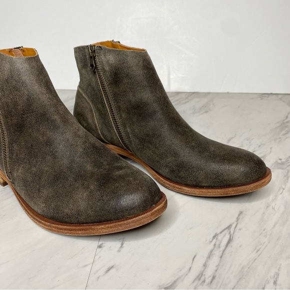 New! Kork Ease Riley Gray Brown Distressed Suede Bootie 7M - Picture 9 of 14
